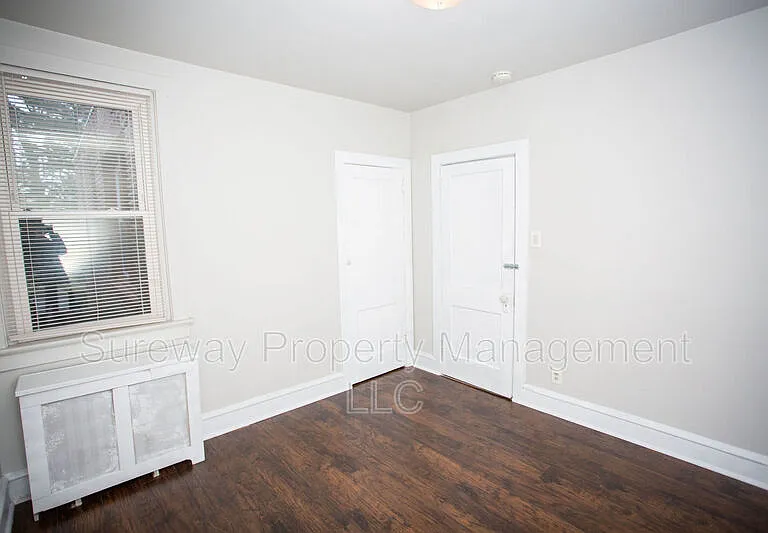 1034B Collings Ave — Photo 10