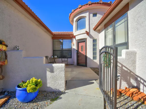 865 Loma Pinon Loop NE, Rio Rancho, NM 87144