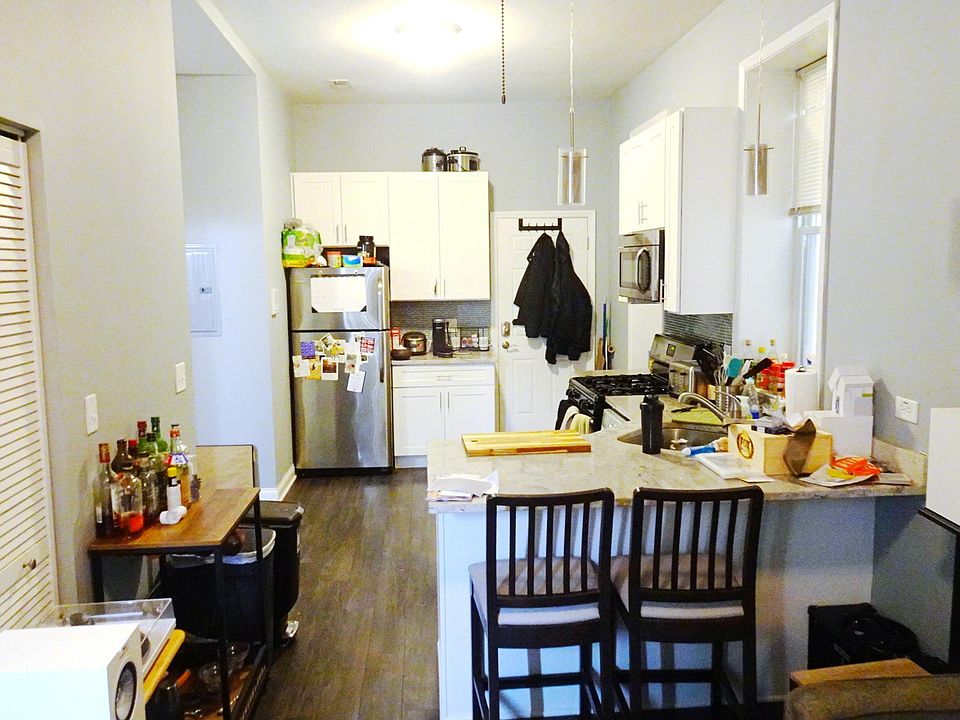 1st image of 1300 N Greenview Ave #1W