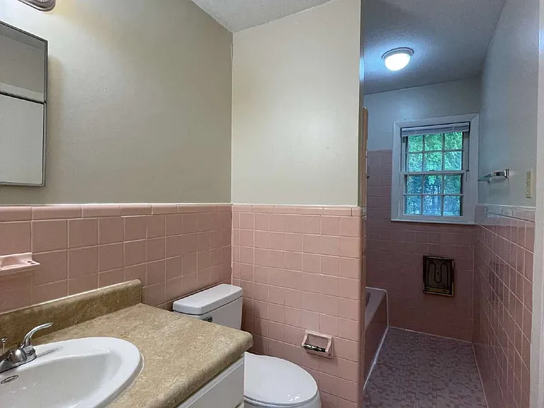 4912 Rosehill Rd — Photo 13