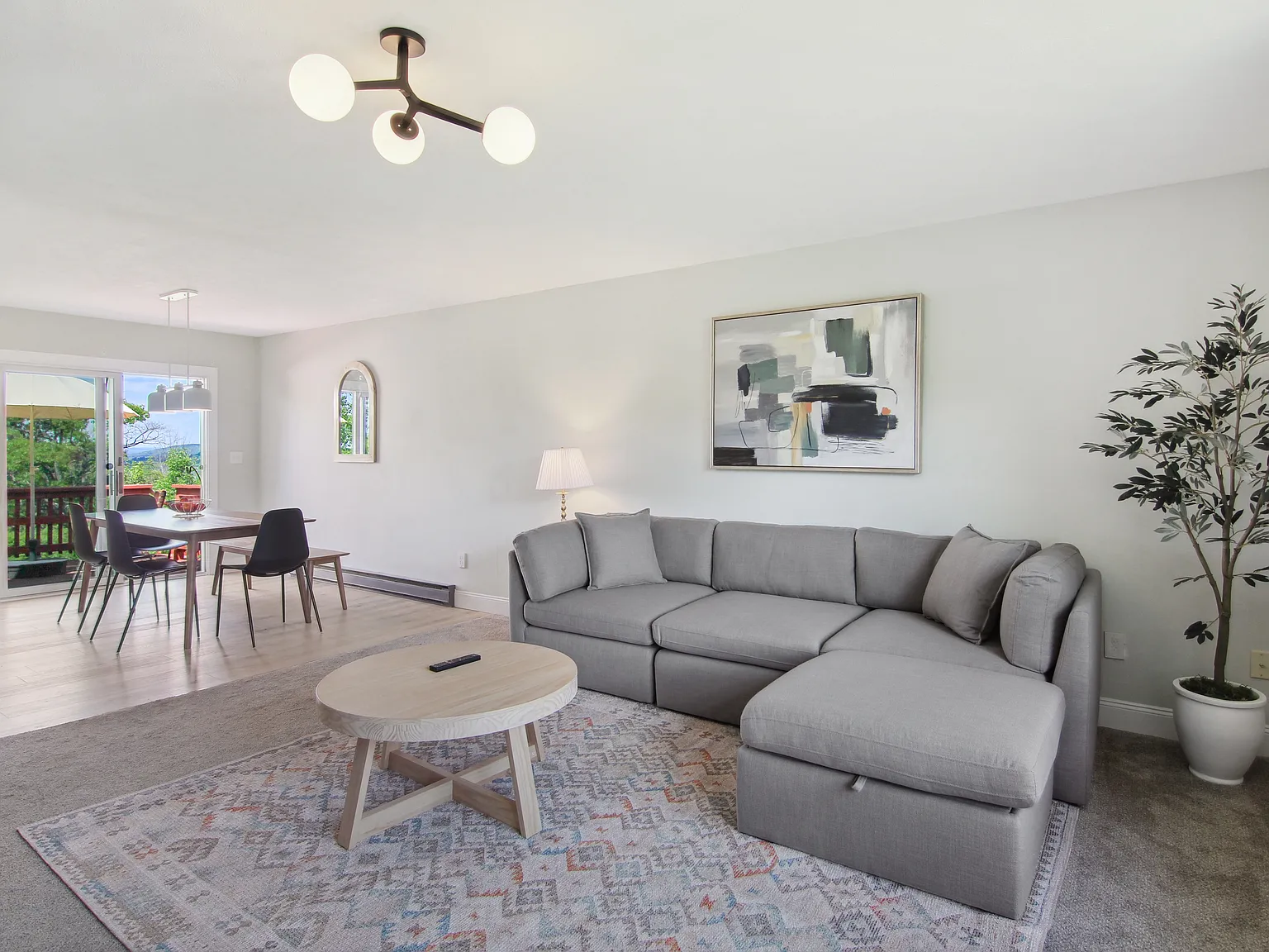3 bed, 1400 sqft, $4,000 — Photo 2