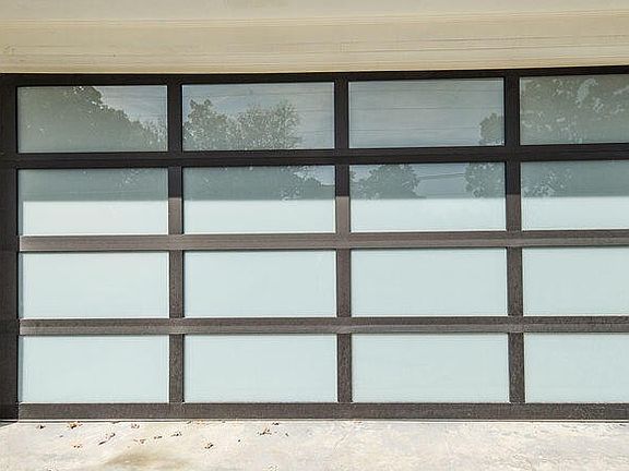 3rd image of 2407 Walnut Dr NW