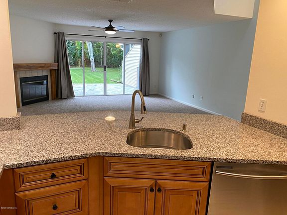 4th image of 8562 Sturbridge Cir W