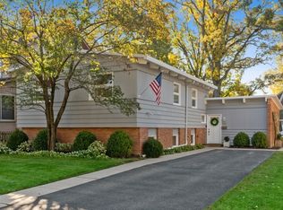 566 Hawthorn Ln, Winnetka, IL 60093