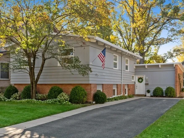 566 Hawthorn Ln, Winnetka, IL 60093
