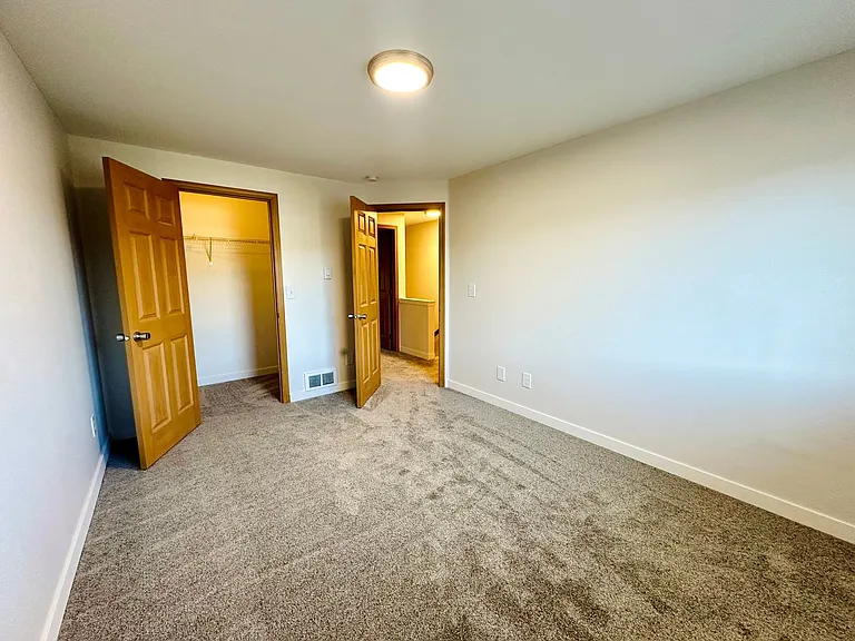 Village Glen Apartments — Photo 13