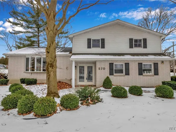 570 Morgan Dr, Lewiston, NY 14092