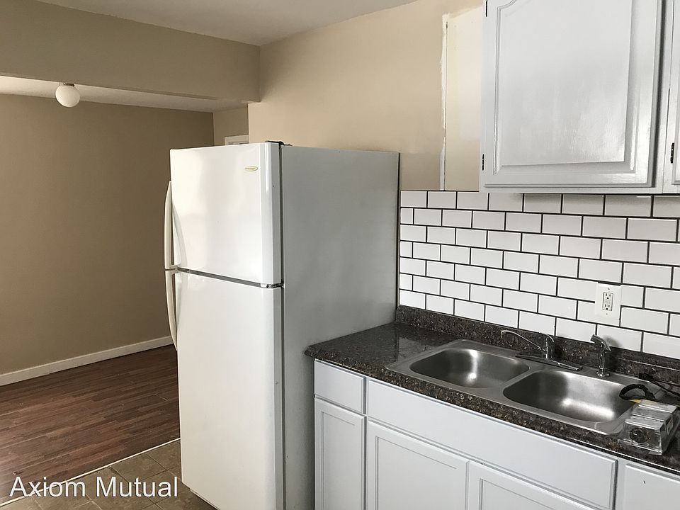 2nd image of 680 Stanley Ave #1