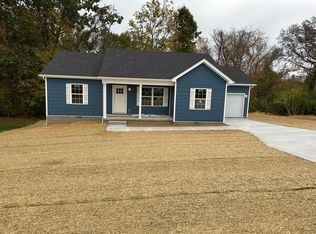 1002 Rainbow Way, Lawrenceburg, KY 40342