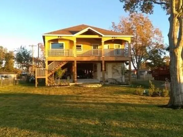 514 Water View Dr, Livingston, TX 77351