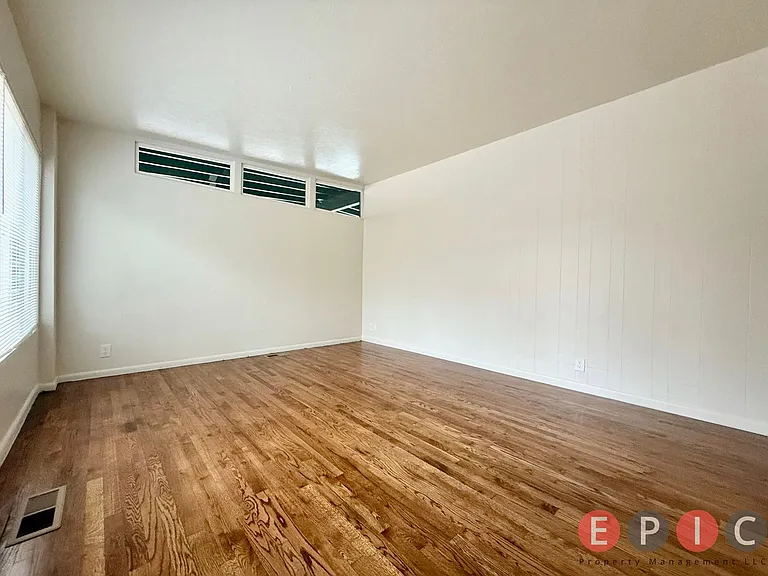 4608 S Russell St — Photo 6