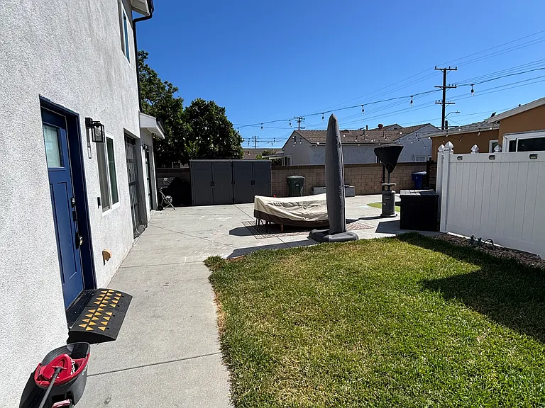 16312 Van Ness Ave — Photo 2