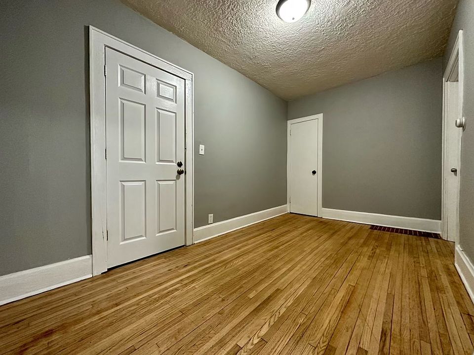 1st image of 4715 Fremont Ave N #2