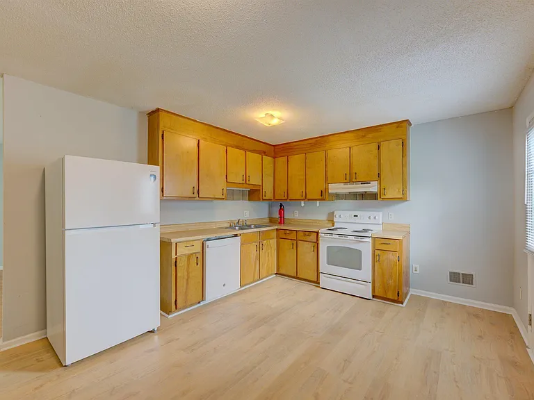 4203 Monticello Rd — Photo 10