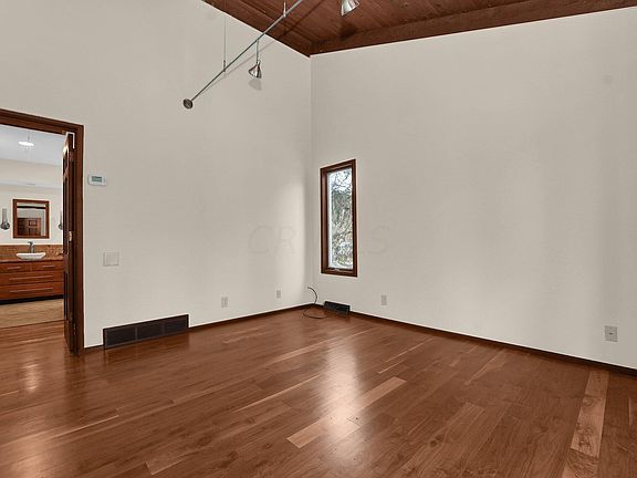 4th image of 448 N Pearl St