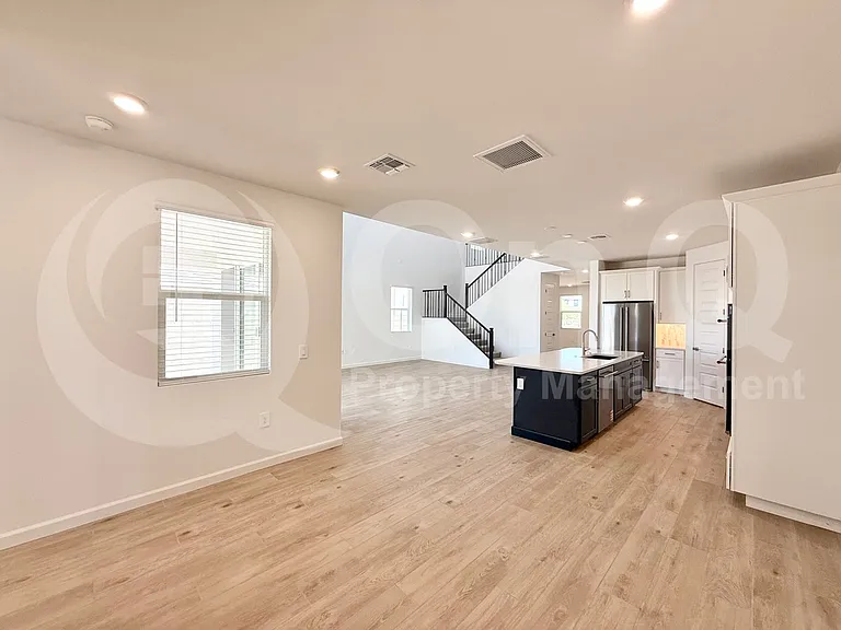10042 S 23rd Ln — Photo 11