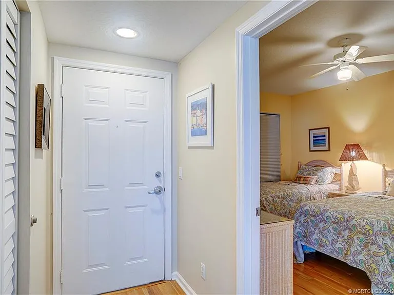 5750 NE Island Cove Way #3203 — Photo 6