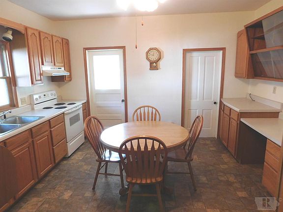 4th image of 311 Oak Ave