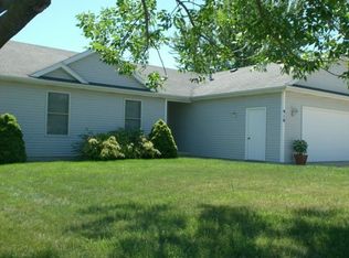 910 Steven Lee Dr, Angola, IN 46703