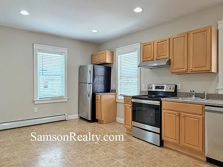 131 Abbott St #2 — Photo 4
