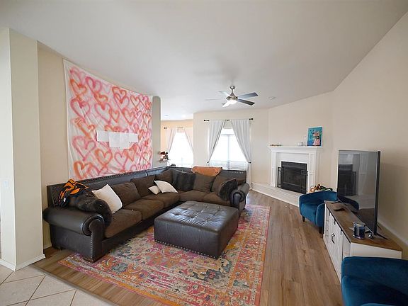 2nd image of 814 S Rock Hollow Ct