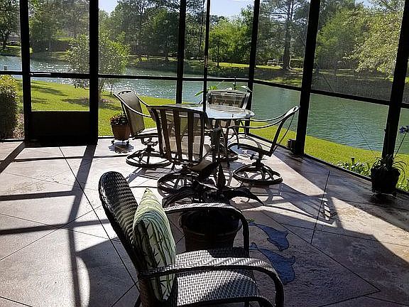 25' x 14' Spacious Lanai