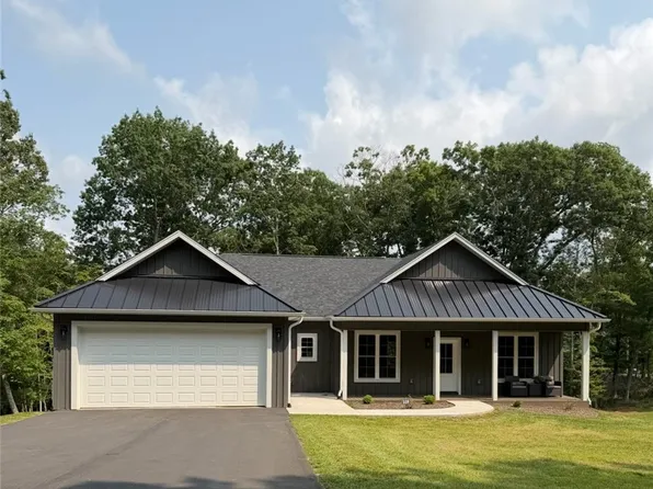 559 Memorial Park Drive, Sparta, NC 28675