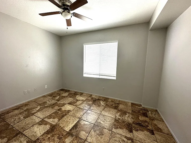 43435 Tylman St — Photo 8