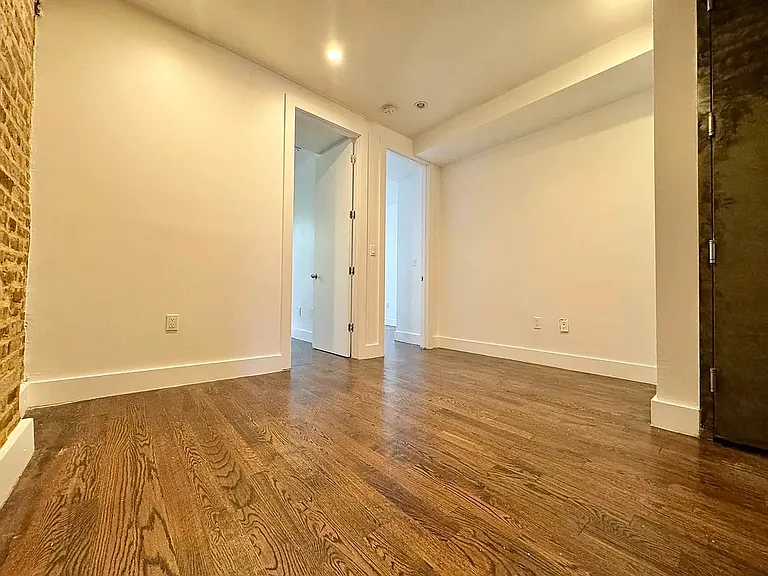 545 Kosciuszko St #2L — Photo 6