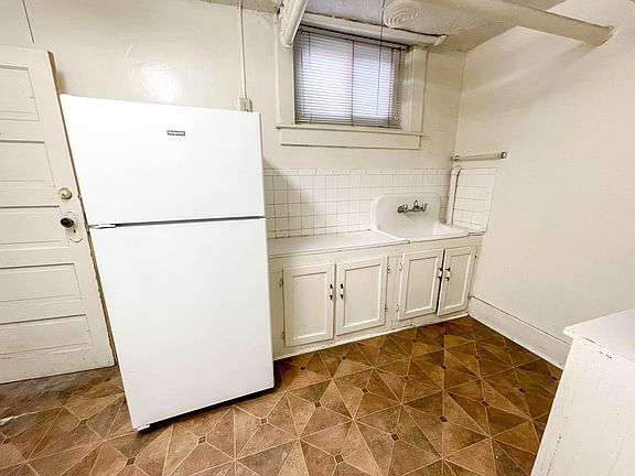 5th image of 714 S 11th St