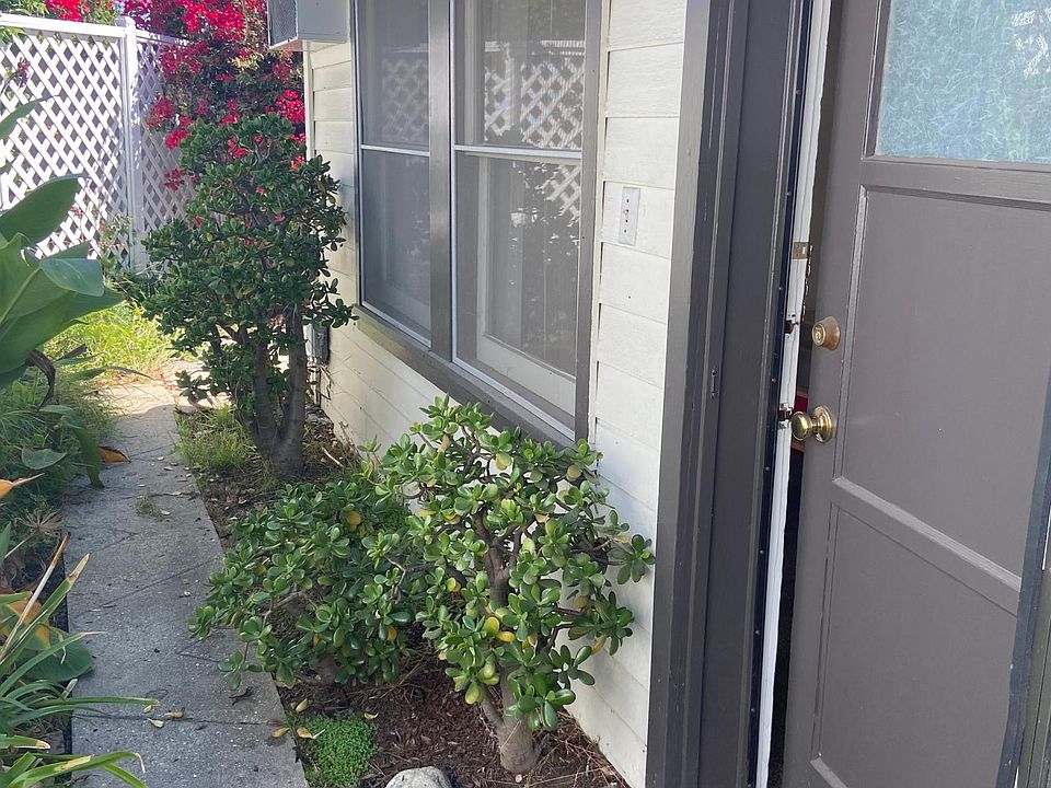 Private front entrance.