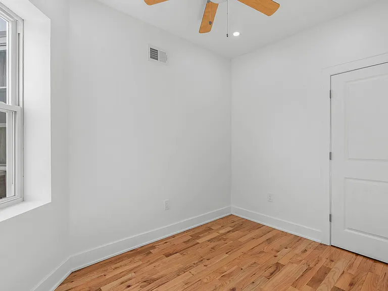 5118 Chancellor St — Photo 7