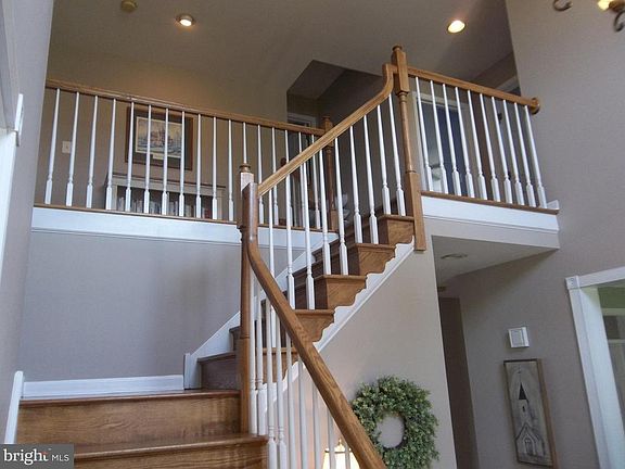 5th image of 125 Saint Augustine Ct