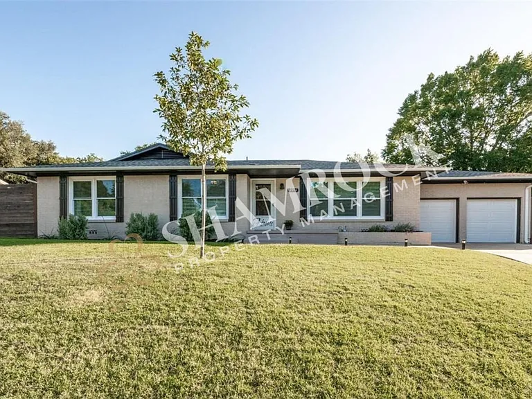 2216 Lake Ridge Cir — Photo 25
