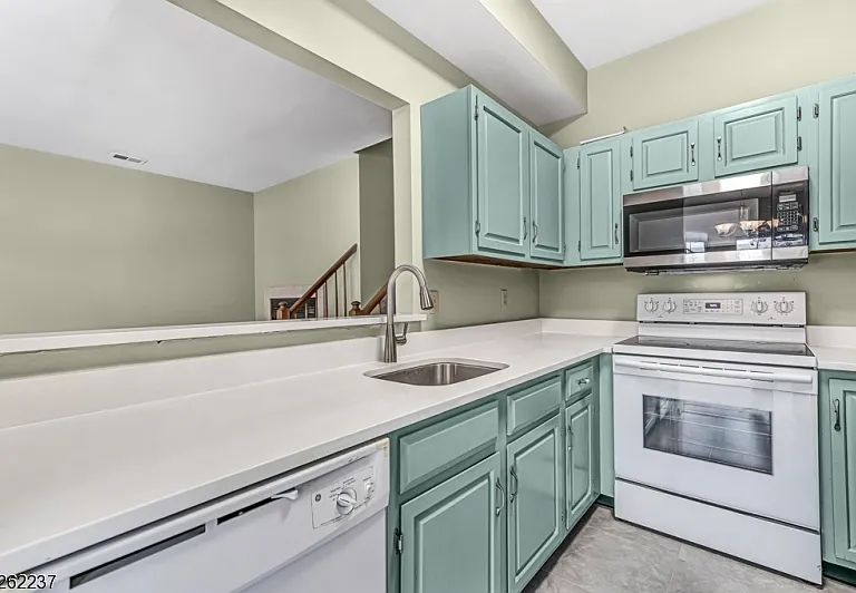 78 Academy Ct — Photo 10