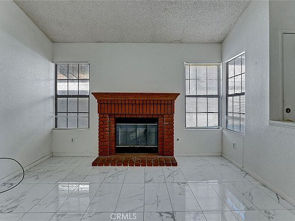 5th image of 2812 Fairfield Ave