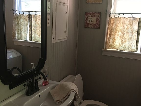 2nd image of 1301 Hillwood Dr
