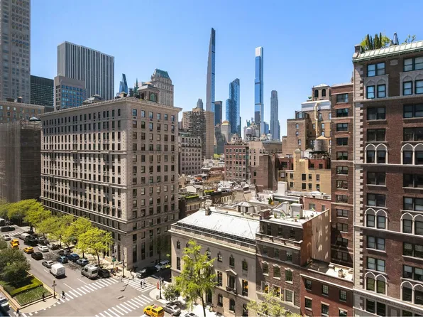 605 Park Avenue image 4 of 26