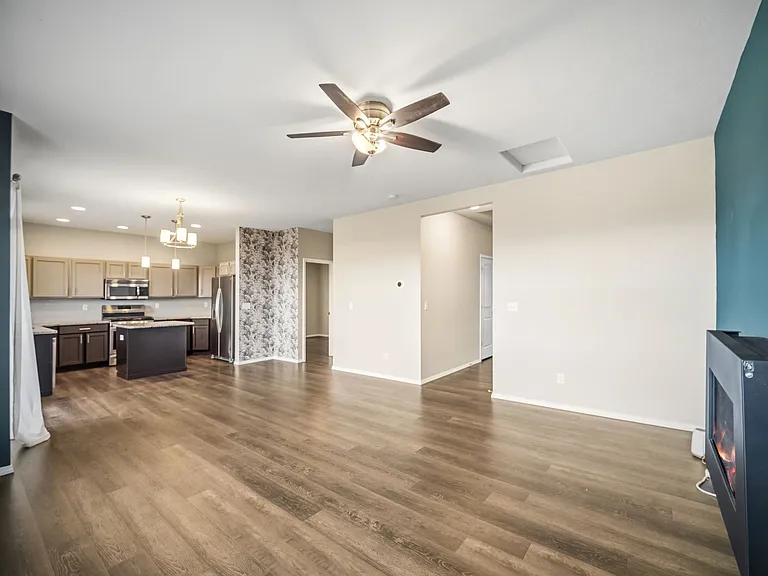 8411 N James Ct — Photo 5