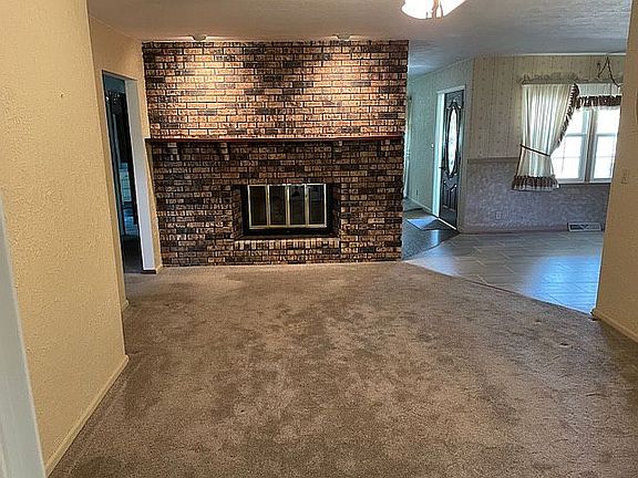 Family Room 13 x 16