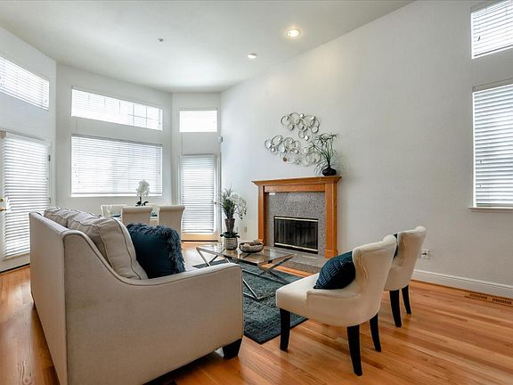 4th image of 284 Sunnyoaks Ave
