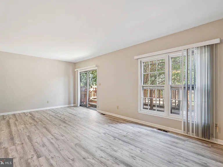 2917 Village Spring Ln — Photo 12