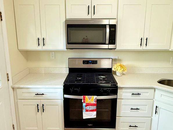 47 Morgan Ln APT 4A
