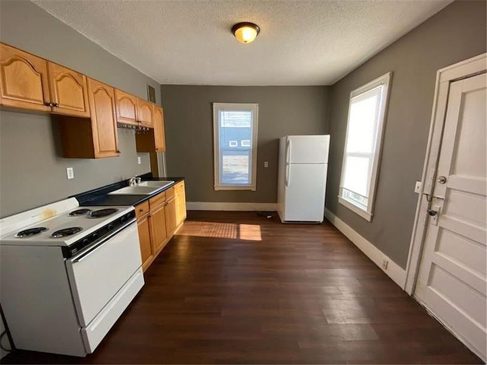 1st image of 1108 25th Ave SE #1