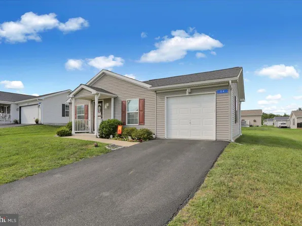 24 Walmont St, Douglassville, PA 19518