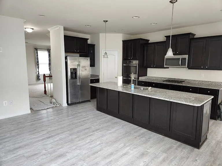 220 Ironwood Manor Dr — Photo 4