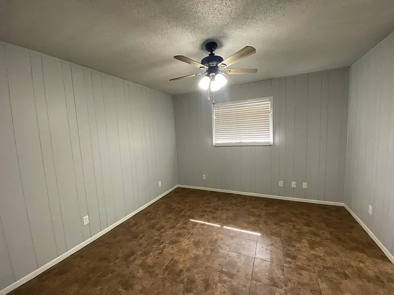 222 S Westgate Dr — Photo 6