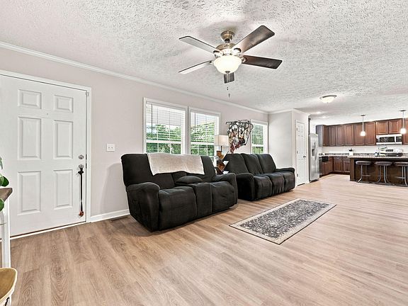 5th image of 388 Turlington Rd