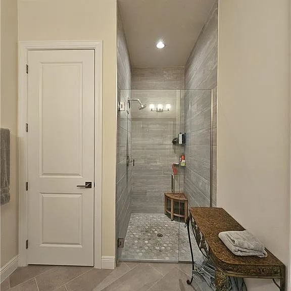 9007 Saint Lucia Dr — Photo 20