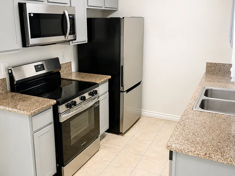 1386 E Madison Ave #17 — Photo 7